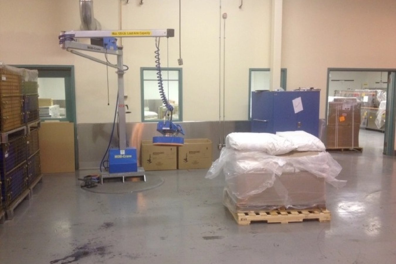 img RD ERGO Vacuum End Effector for Warehouse 01